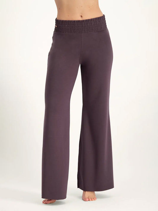 Urban Goddess Flow Wide-Leg Yoga Pants - Berry
